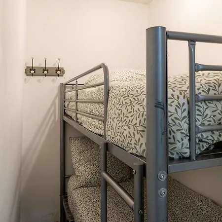 6 Pers. Proche Pistes Avec Balcon Et Casier A * Eaux-Bonnes